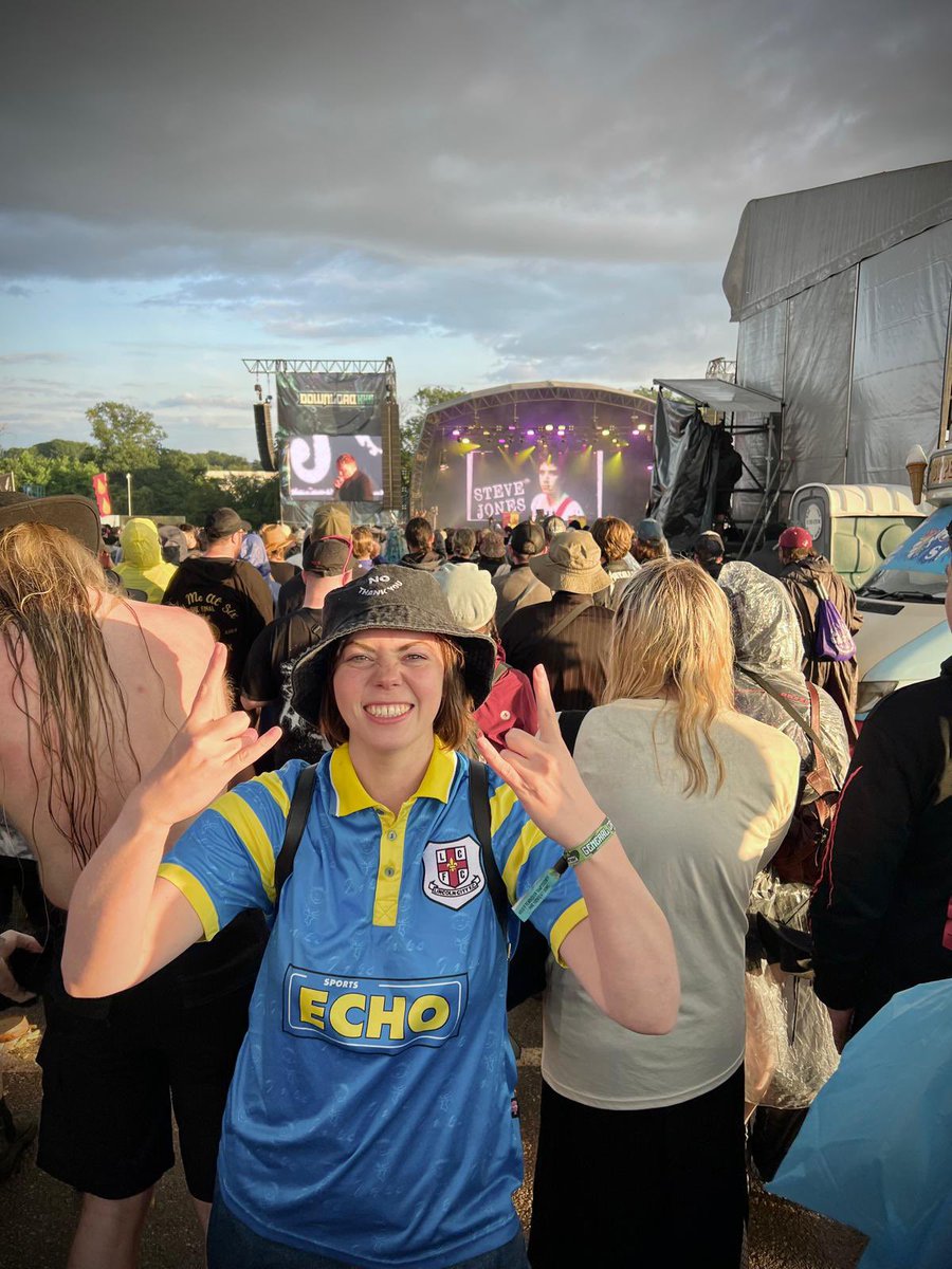 emroo21's tweet image. #download2025