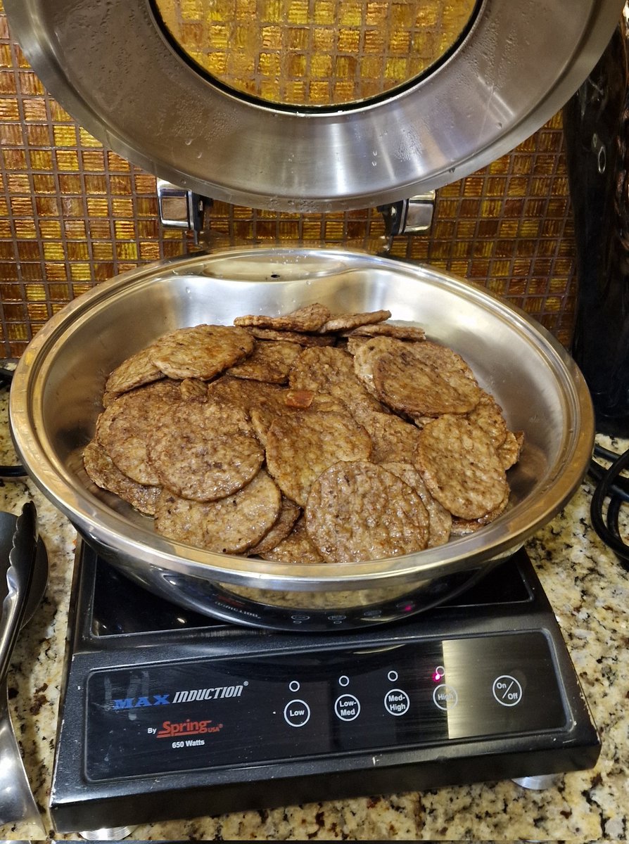 Breakfast at @BestWestern sure looks tasty (not)....