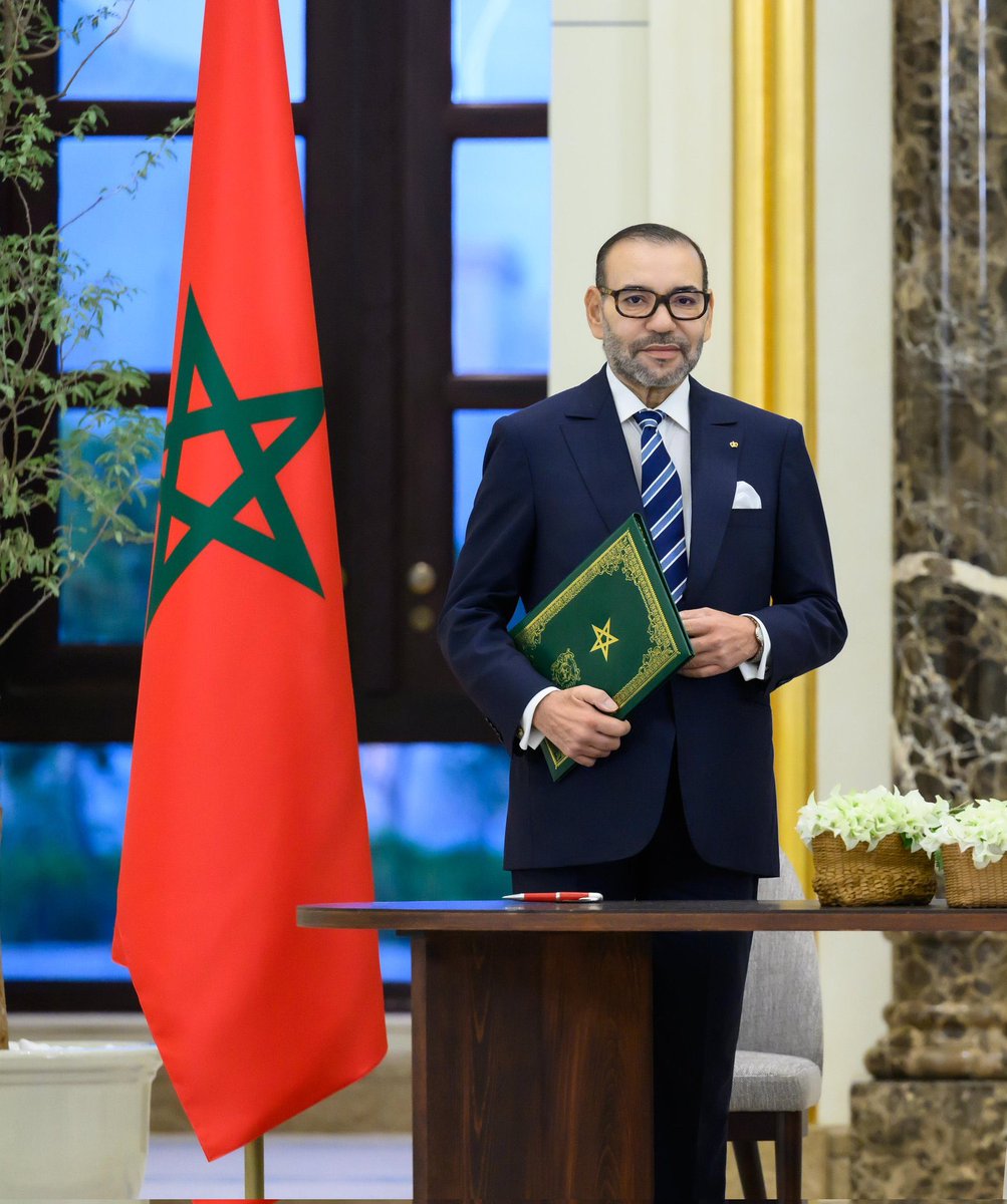 إعلان إلى الرأي العام المغربي|
تم صحبيحة اليوم إصطحاب جلالة الملك محمد السادس إلى المستشفى الملكي بالدار البيضاء، إثر وعكة صحية أدت إلى تدهور حالته، وهو الآن في العناية المركزة.
ندعوا الشعب المغربي والجاليتنا في الخارج إلى الدعاء له بالشفاء العاجل، وسنوافيكم بالمستجدات عن قريب.