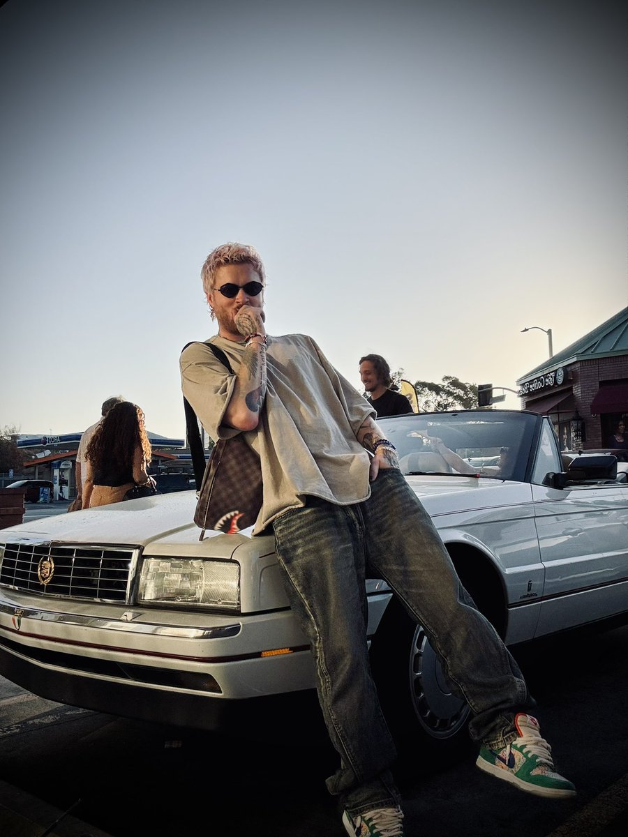 Hot Chelle Rae tweet media