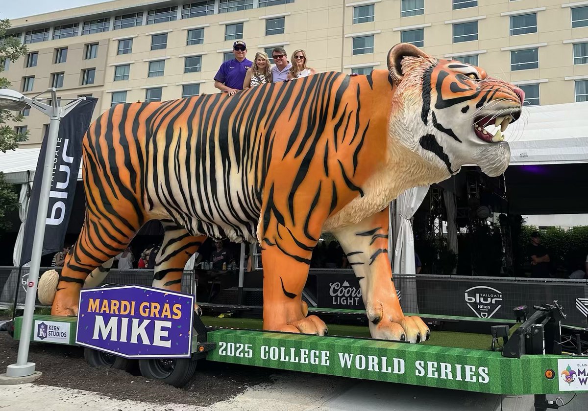 .@lsupresident Matt Lee, Mimi Lee, LSU Board Chairman @scottballard5, and Kristi Ballard are ready to cheer on @lsubaseball in Omaha ⚾️