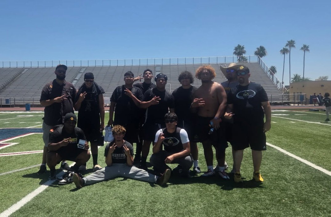 Anthony Figueroa (@coach_figueroa) on Twitter photo Great job to the <a href="/PadresFootball/">MdN Football</a> Trench Mob! OL/DL took 2nd at the McClintock Football Big Man Challenge!
#NextLevelPadres//#TrenchMob Great job to the <a href="/PadresFootball/">MdN Football</a> Trench Mob! OL/DL took 2nd at the McClintock Football Big Man Challenge!
#NextLevelPadres//#TrenchMob
