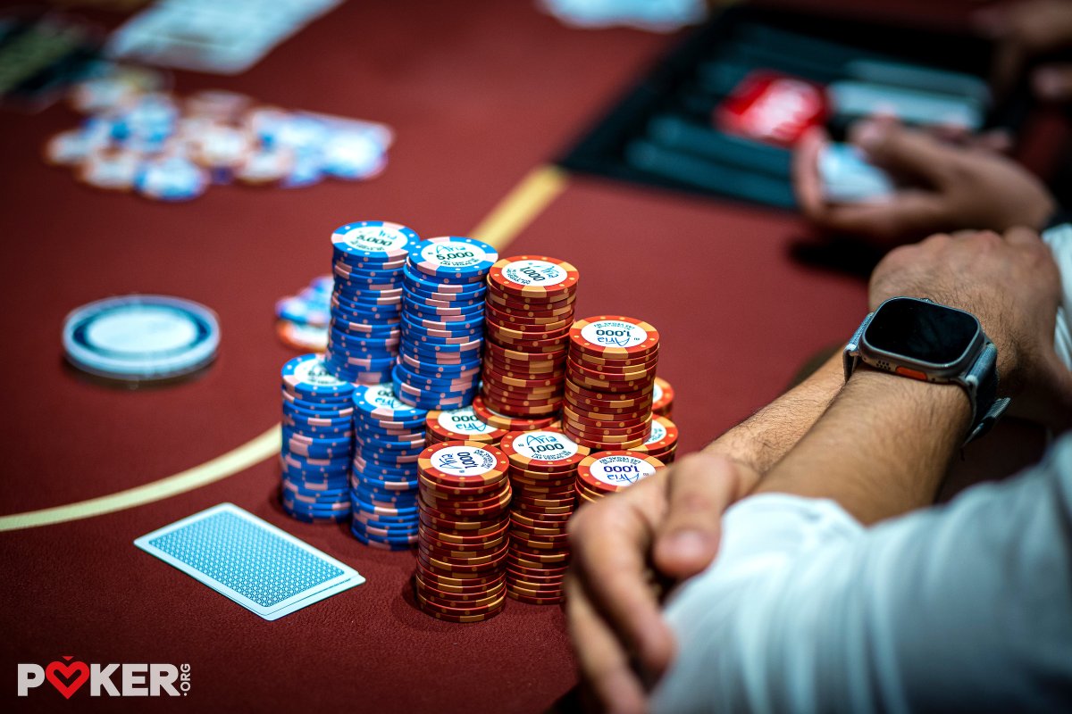 BetMGMPoker's tweet image. It&apos;s Saturday...which means we wanna see your stacks! Send us a pic of your chip stack and we might just feature you on our page. 👀 #StackSaturday #poker
