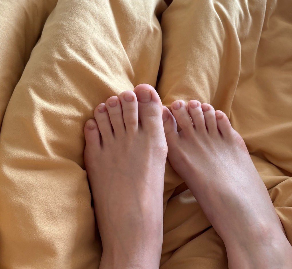女大学生小亦。 tweet media