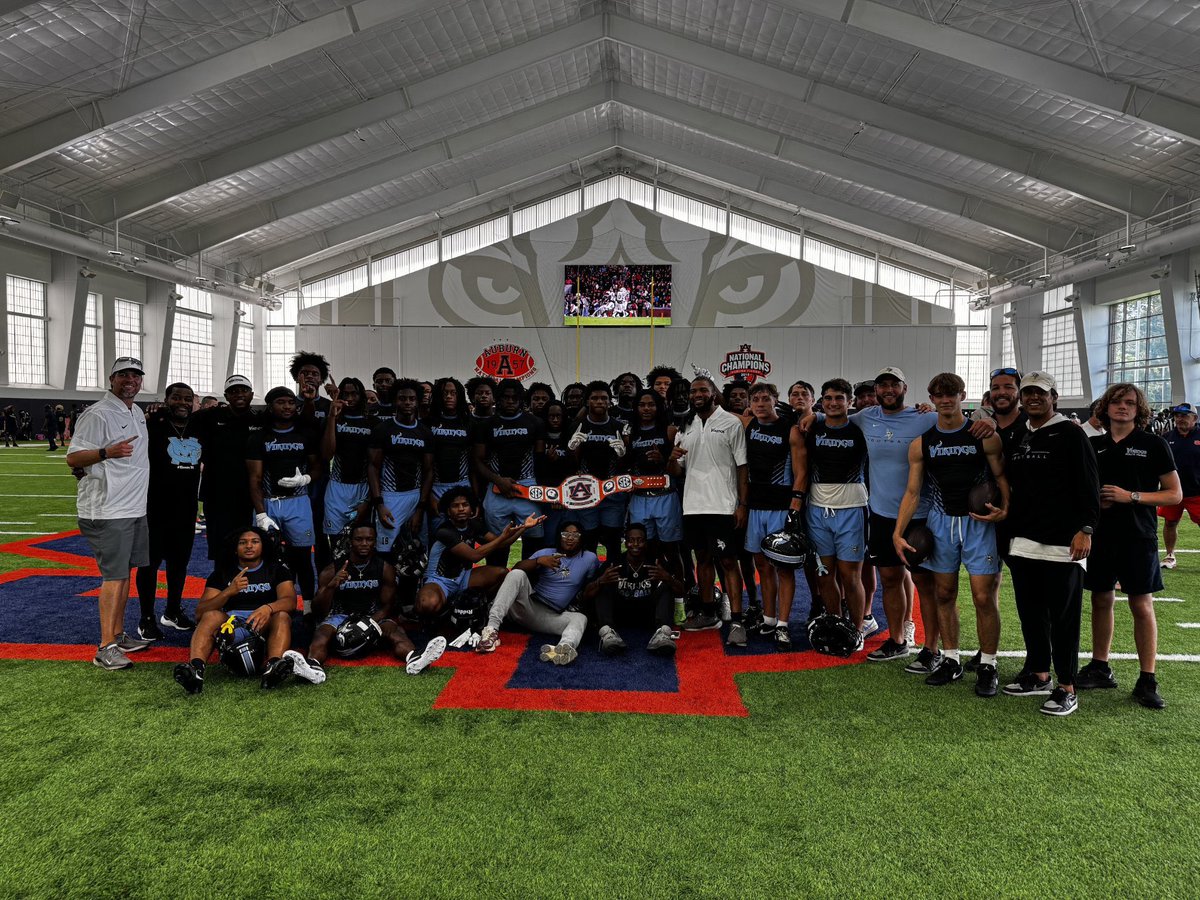 c_head15's tweet image. Auburn 7v7 champs! @MGM_VikingsFBL