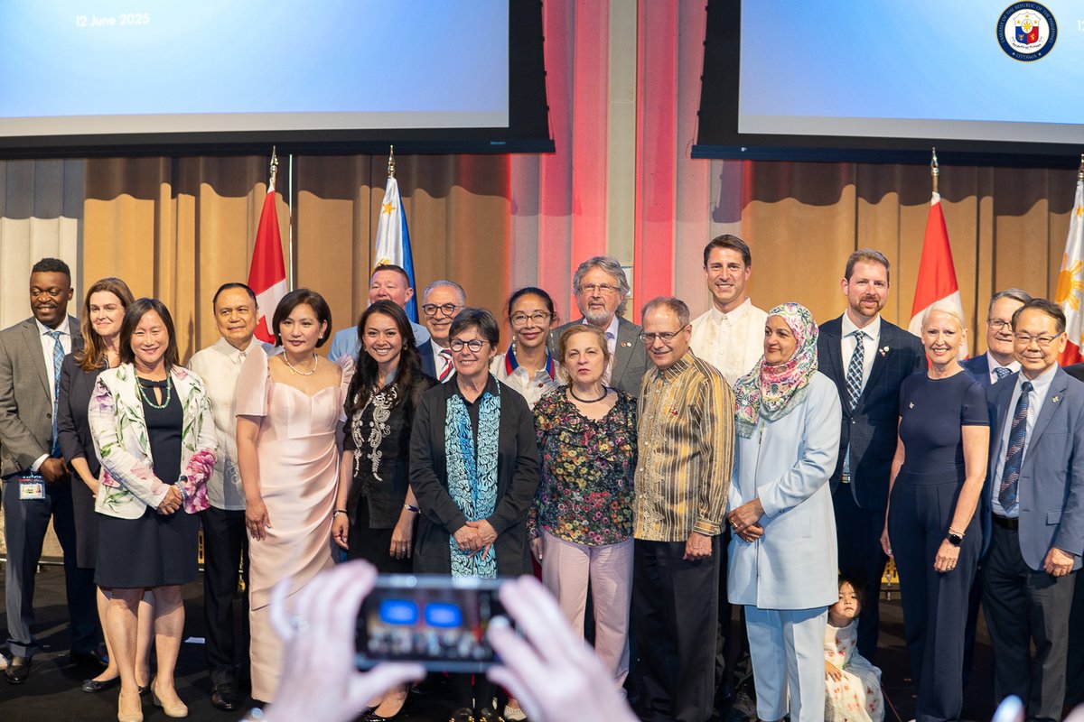 MariaSAustria's tweet photo. Celebrating 127 years of Philippine Independence in Ottawa! Proud to witness our vibrant Filipino-Canadian community come together to celebrate our country, and our community's contributions to Canada. Mabuhay ang Pilipinas! 🇵🇭 https://t.co/RxxgRGVSKQ