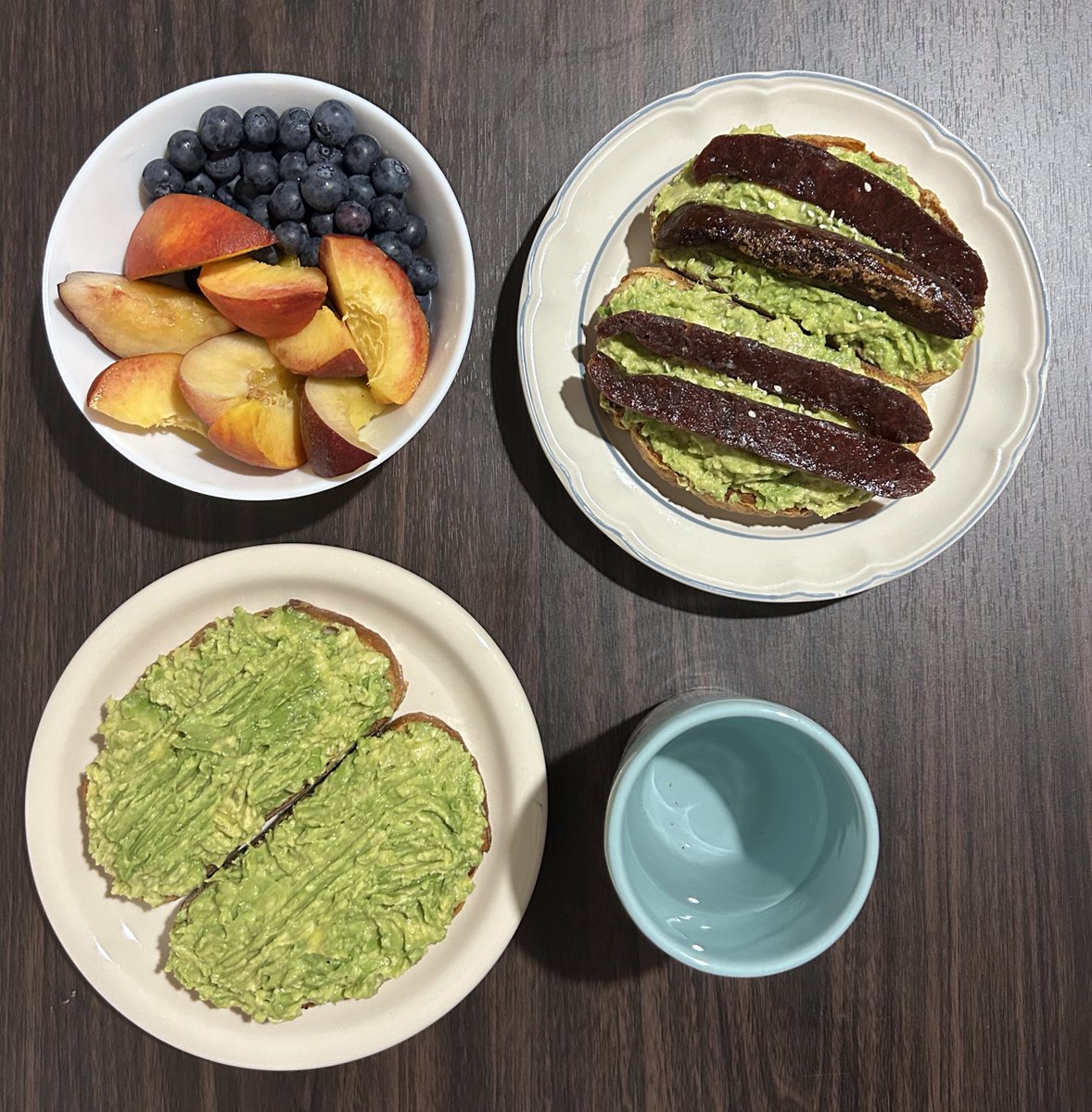 peach season is creeping up on us again 🍑🍑 so so hype