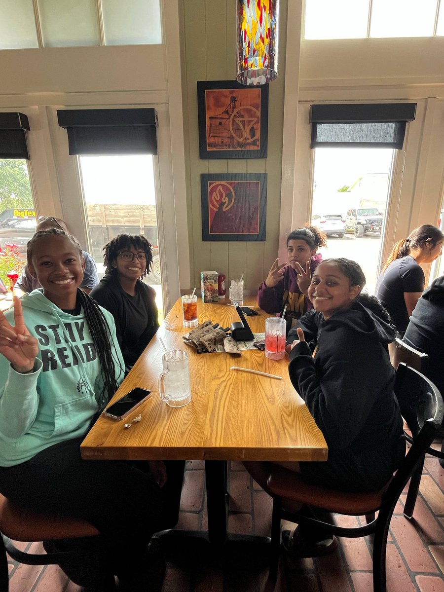 Team bonding is what it’s all about building trust, sharing laughs, and growing stronger together. Let’s go!💜🤍 #ALLINFAMILY #CREATEC.H.A.O.S. #NOTHINGLESS