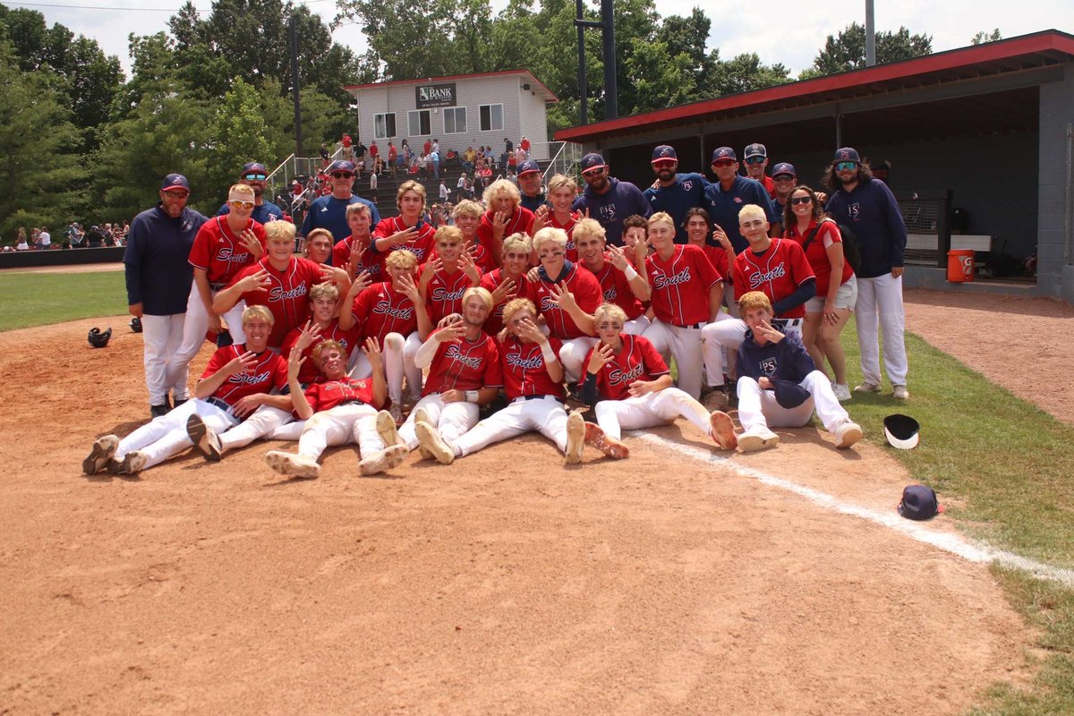 Jordan08013's tweet image. Thank you to @PSouthBaseball for an amazing season

First Team All Conference 
First Team All District
Suburban Red Co Player Of the Year 
First Team All State 

AVG.425-  OBP .478-  H 51-  RBI 31
2B 10 - 3B 2 OPS -1.020