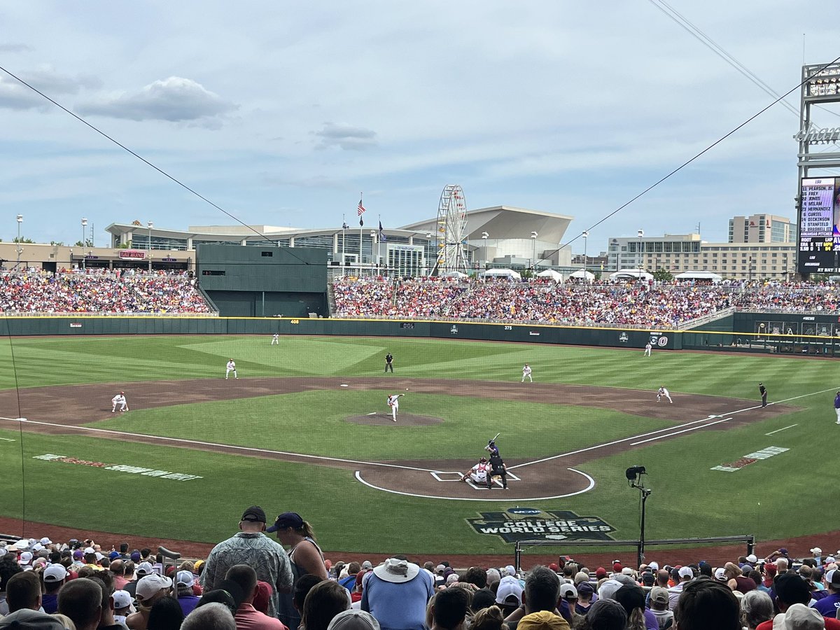Let’s Geaux! LSU vs Arkansas 

#MCWS #Omaha