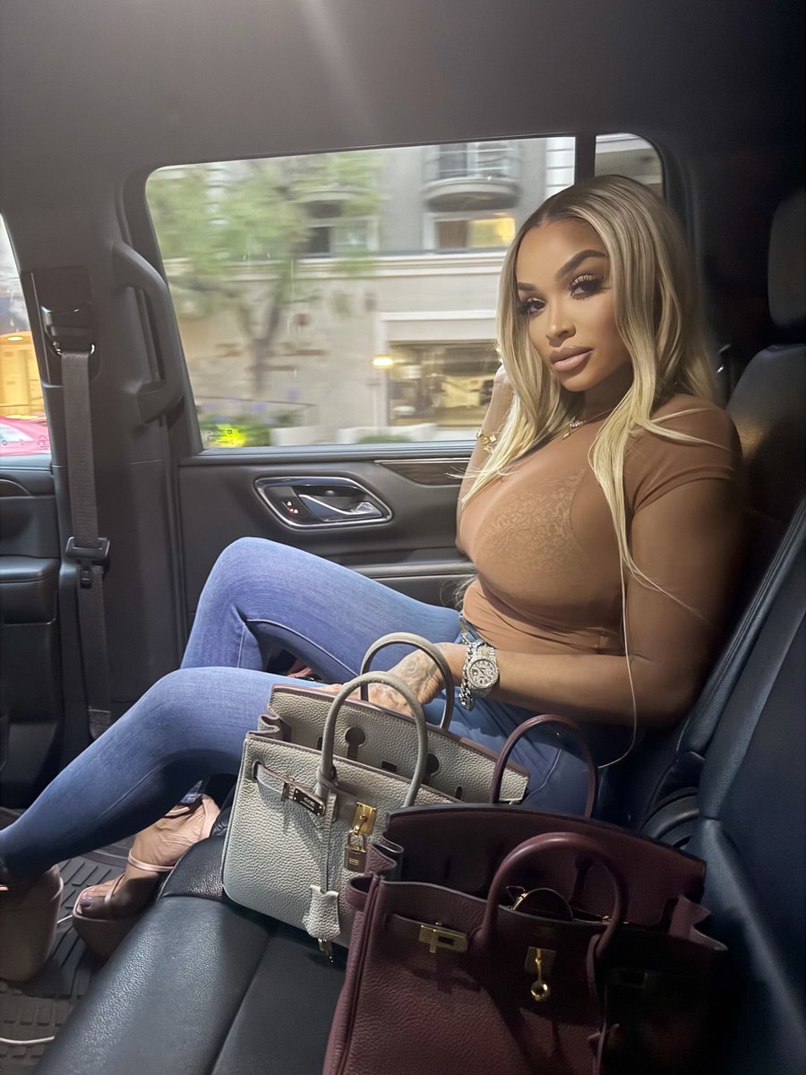 masikakalysha's tweet photo. Just launched my Twitch channel 👑
When I hit 1,000 subs, I’m exposing EVERYTHING I’ve been holding back 💅🏾
10K subs? I might show receipts 😘
Subscribe now. First stream will have y’all screaming.
🎥 https://t.co/2fEsYk6lpt
#masikakalysha #streamqueen #Twitch #realityuncut https://t.co/BzJdjSyTEf
