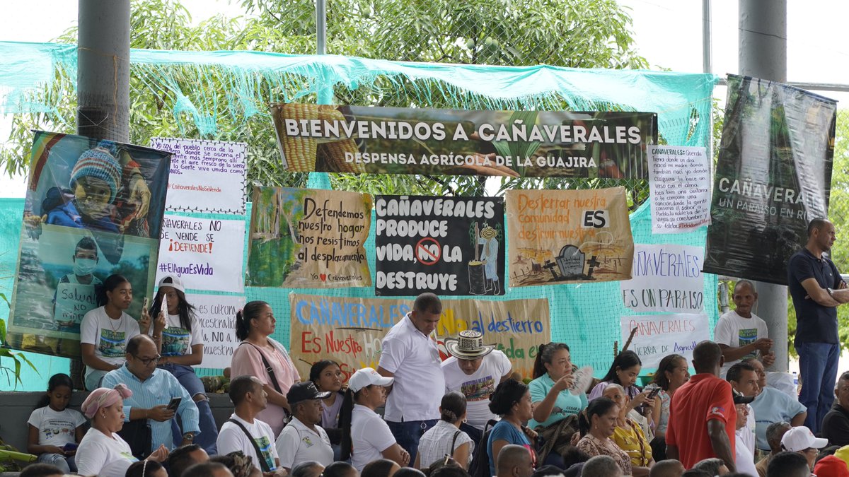 🌱“Cuando brota agua, brota la vida”: comunidades afro y Wayuu alzaron la voz en San Juan del Cesar, La Guajira, durante la audiencia pública sobre el proyecto minero de BCC, que busca explotar carbón por 10 años en Cañaverales. Así fue la jornada.👇consonante.org/noticia/la-pri…