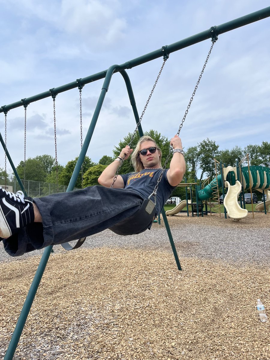 My niece thinks I’m a rockstar 🤘🏻⚡️