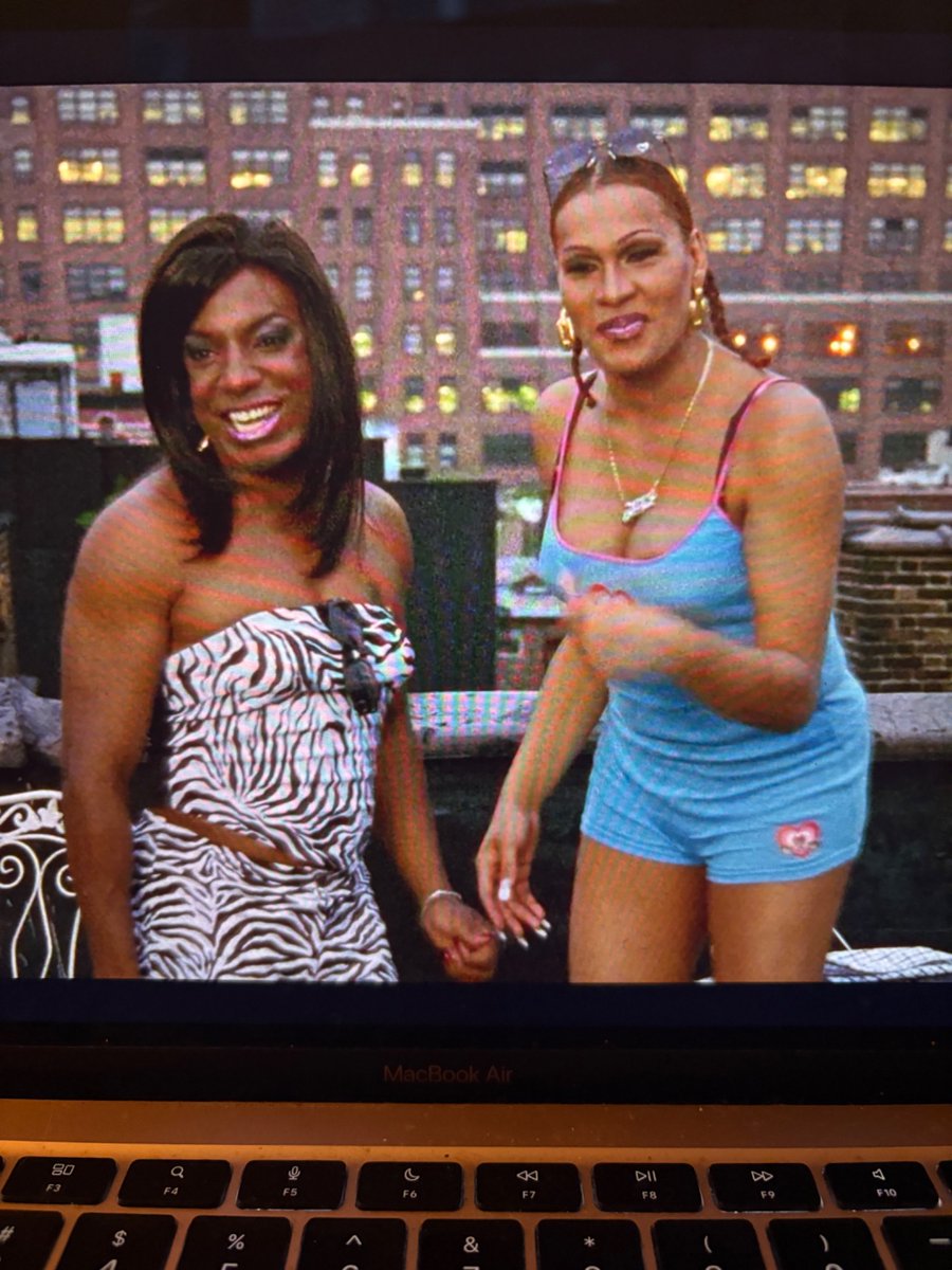 kkayttea's tweet photo. This is the exact moment Carrie became insufferable https://t.co/13iiohZrti