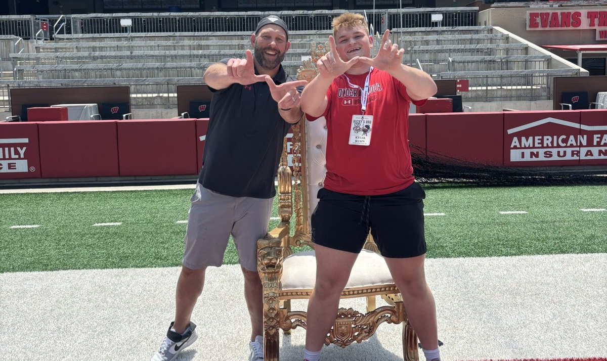 Evan Flood (@evan_flood) on Twitter photo The winners of the 'Great Madison Race' at Bucky's Barbecue?
<a href="/KylerKuhn/">Kyler Kuhn</a> and <a href="/CaseyRabach_61/">Casey Rabach</a>
"It's definitely one of the best college towns."
247sports.com/college/wiscon… (VIP) #Badgers The winners of the 'Great Madison Race' at Bucky's Barbecue?
<a href="/KylerKuhn/">Kyler Kuhn</a> and <a href="/CaseyRabach_61/">Casey Rabach</a>
"It's definitely one of the best college towns."
247sports.com/college/wiscon… (VIP) #Badgers