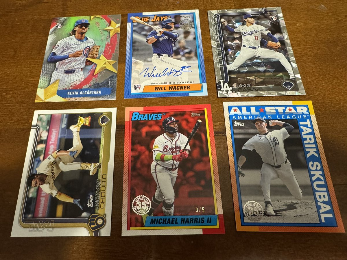 Matt in Iowa (@mattkemm) on Twitter photo Was gonna hold off buying series 2. Decided to get a hanger today. Pretty nice haul ! <a href="/CardPurchaser/">Card Purchaser</a> Was gonna hold off buying series 2. Decided to get a hanger today. Pretty nice haul ! <a href="/CardPurchaser/">Card Purchaser</a>