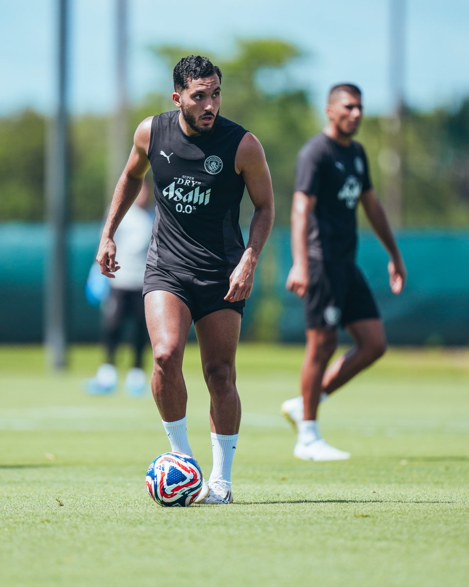 Siap menjelajah lini tengah 🙌🏼

#ManCityIndo