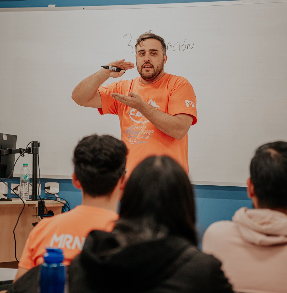 AdventistaMiCOP's tweet photo. 🎤🎹 ¡Aprender, crecer y adorar con excelencia! 🎶🙌
En #Musicamp2025, cada workshop fue una oportunidad divina para perfeccionar dones, adquirir nuevas herramientas y compartir experiencias entre adoradores de todo el Perú. 💡🇵🇪
#Musicamp2025 #440ParaAdorar #MiCOP https://t.co/aFKTWHQlHC