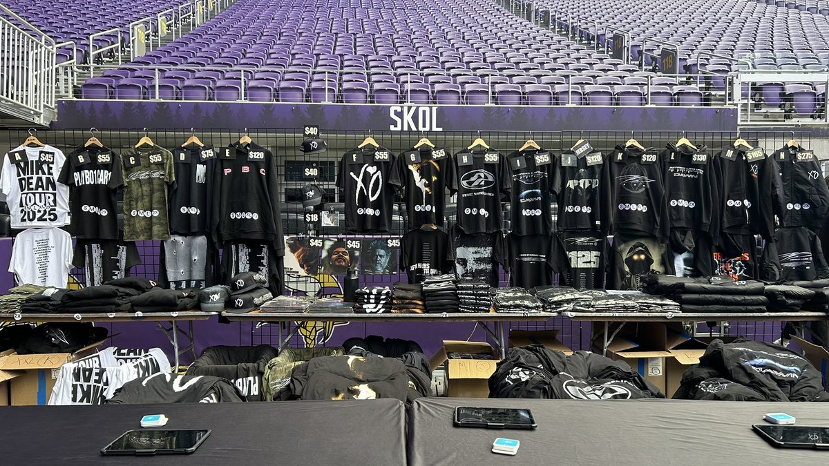 MERCH 🤩