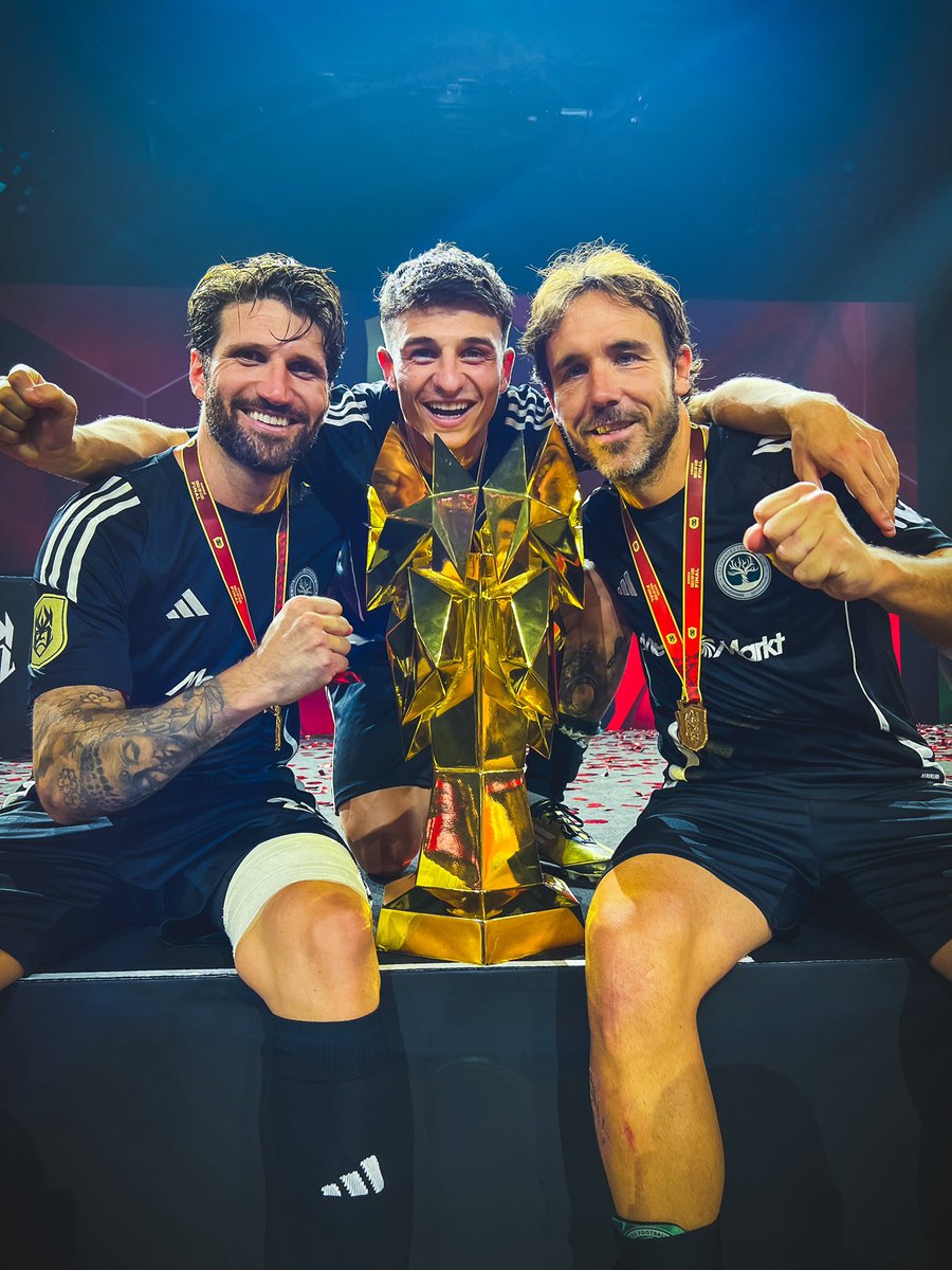 VAYAN PREPARANDO LA PRIMERA KINGS LEAGUE 🌟💚💚💚💚💚💚 AVIIIIIISEEEEEEN