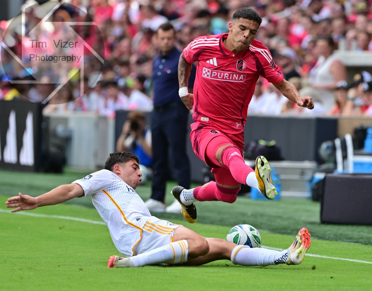 TimVizerPhoto's tweet image. STL City @stlCITYsc tied the LA Galaxy @LAGalaxy 3-3 in a Major League Soccer @MLS game at Energizer Park in St. Louis. I was photographing for the St. Louis Post-Dispatch. stltody.com @stltoday @STL_SportsNews @tomtimm timvizerphotography.com #SportsPhotographer