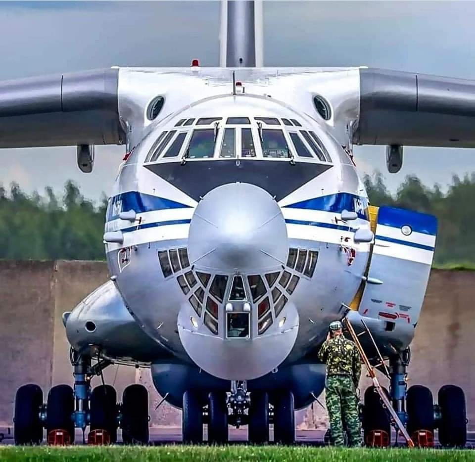 defense_civil25's tweet image. 🚨Update: Both Russia and China are rushing to resupply the Iranian military with missiles and other ammunition!! More plane loads in-route!!