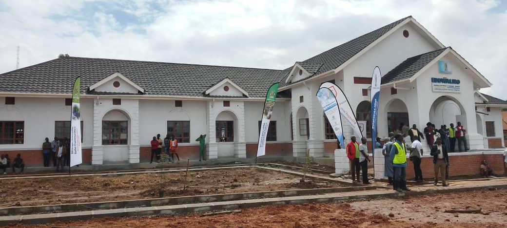 biofarm_UG's tweet photo. 📍Mityana – Busimbi  At the grand opening of Kabaka’s Hospital, sharing how Biofarm supports not just farms—but healthy families and futures 📷 #Biofarm #UnodeAgro #2025Projects #SmartFarming #CommunityHealth #UgandaFarms https://t.co/c2KyTpjMTr