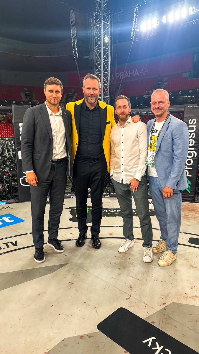 David Šrámek (@davidsramek_) on Twitter photo Povedená akce! Speciální poděkování směřuje na mého kolegu Petra Johna, který za klub organizačně tento event odmakal ze všech nejvíce a zvládl to skvěle. Díky Petře! Povedená akce! Speciální poděkování směřuje na mého kolegu Petra Johna, který za klub organizačně tento event odmakal ze všech nejvíce a zvládl to skvěle. Díky Petře!