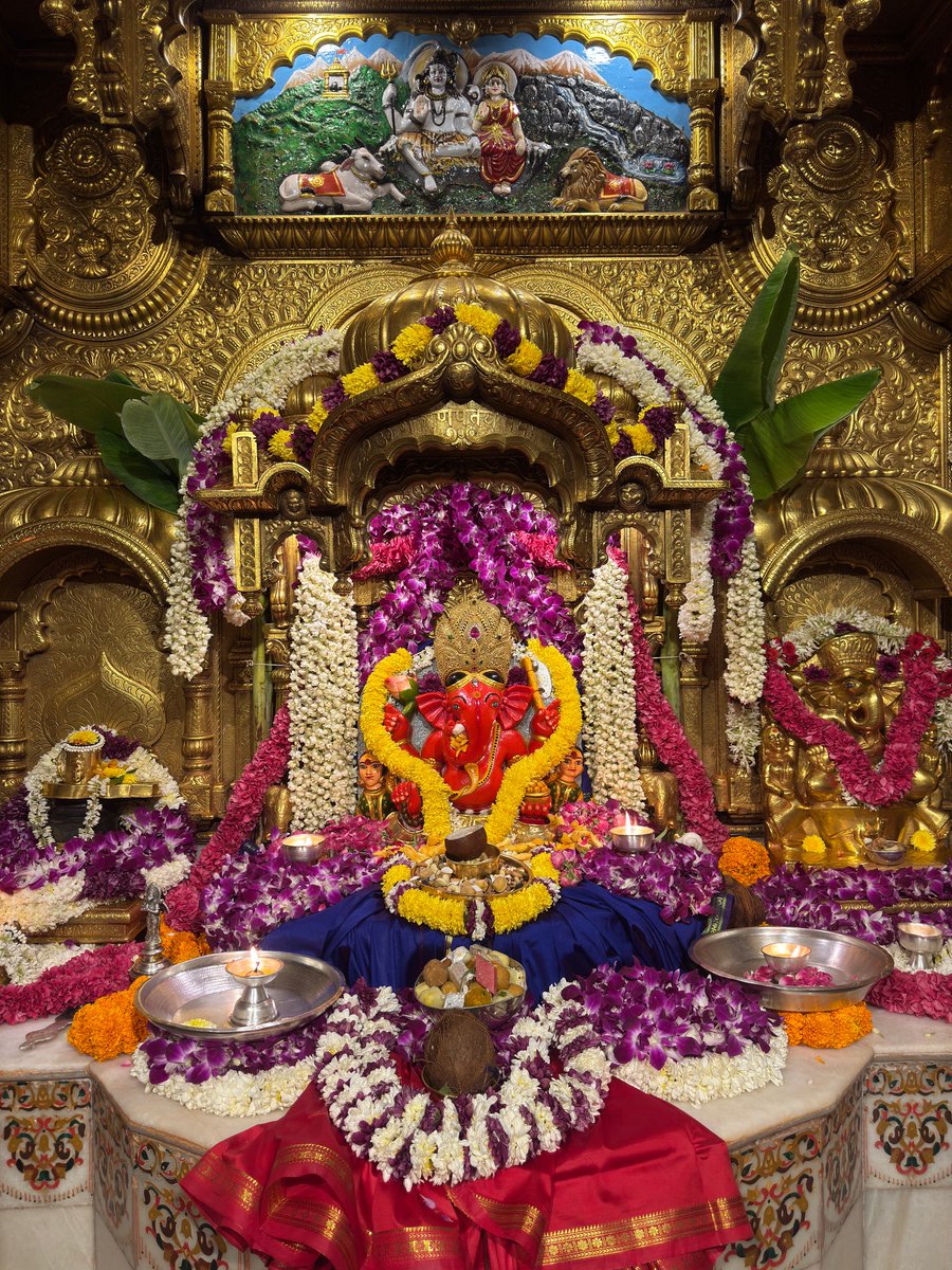 🙏 गणपती  बाप्पा मोरया 🌺मंगलमूर्ती मोरया 🙏१५/०६/२०२५
🙏Ganapati Bappa Moraya 🌺 Mangalmurti Moraya  🙏15/06/2025
