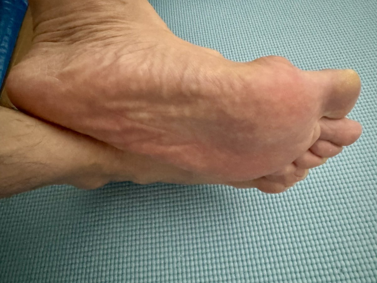 メンズの足＆臭い匂いが大好きな50代のおっさんですが宜しくお願いします