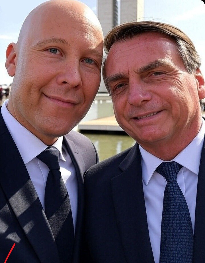LexLuthor228's tweet image. Estava viajando por Brasília e encontrei o Capitão Bolsonaro.