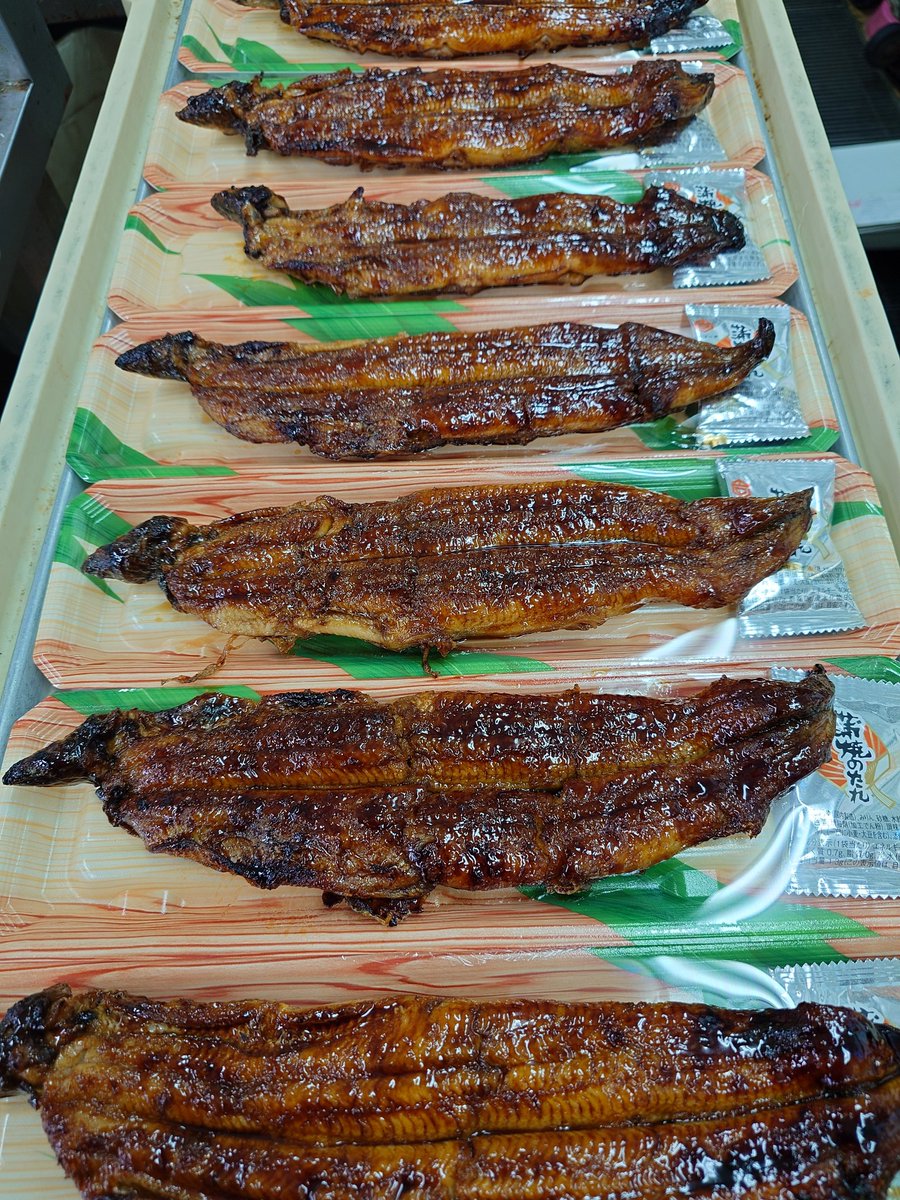 魚忠長久手店の苅谷です
本日は【父の日】
日頃の感謝を込めて
愛知県産の美味しい
鰻はいかがですか
ご来店お待ちしてます
#uochu
#ピアゴパワー長久手南店
#魚忠長久手店