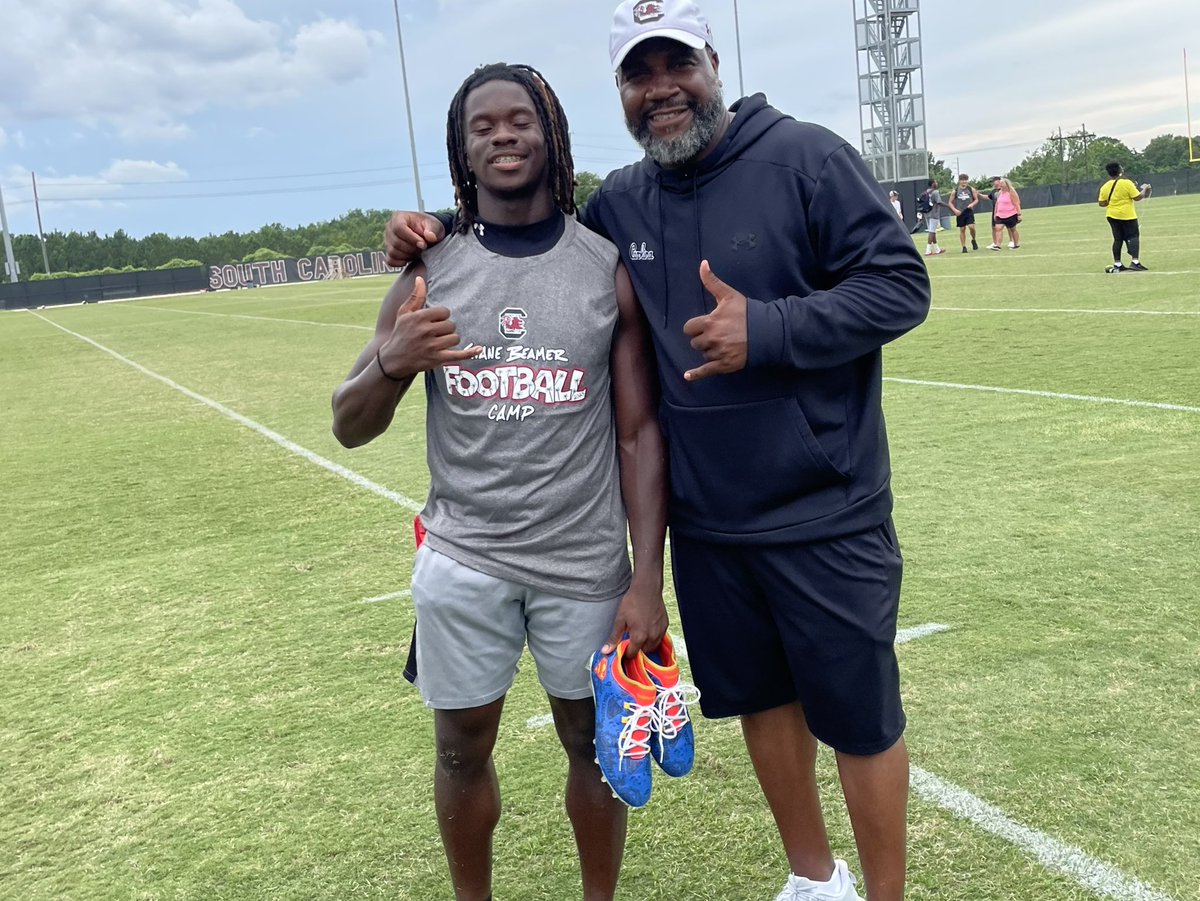 Had an amazing camp experience <a href="/GamecockFB/">South Carolina Football</a> S/O <a href="/CoachBlack10/">Marquel Blackwell</a> for being a great coach 💪🏿🖤