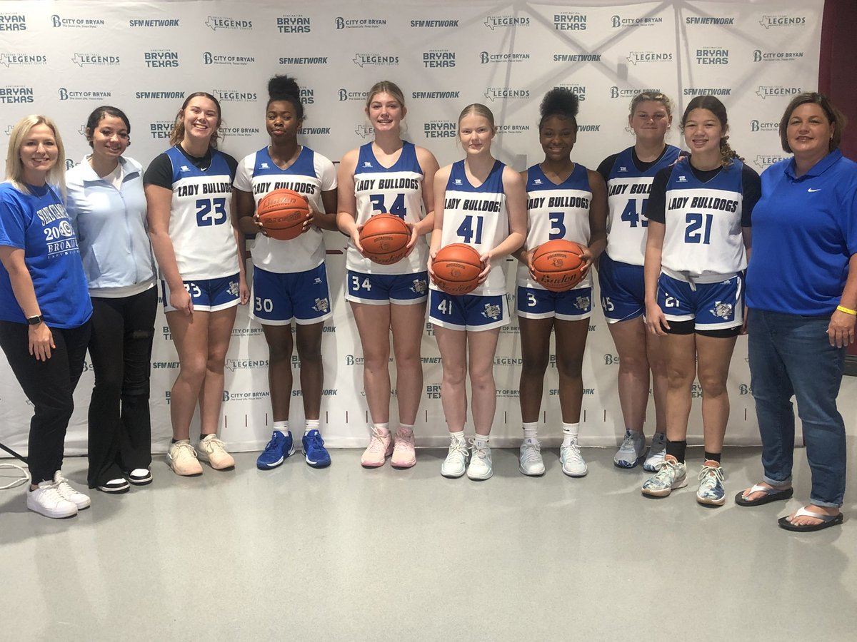 Great weekend on the court with my <a href="/BroaddusGBB/">Broaddus Lady Bulldogs</a> team at the <a href="/Tabchoops/">𝙏𝘼𝘽𝘾🏀📋</a> showcase! We went 3-0 and got better each game! I’m excited to see all that’s in store for my team this season! Let’s work!💪🏻 #refusetolose