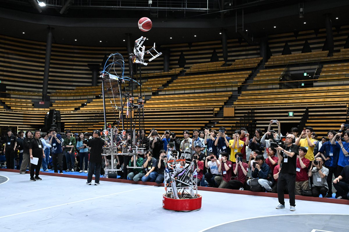 OfficialRobocon's tweet image. #学生ロボコン 2025に参加してくださった皆様、応援してくださった皆様、ありがとうございました🏀
熱戦はYouTubeでご覧いただけます🤖
今年は技術交流会の様子も配信しています🎦
youtube.com/watch?v=YJw5Jh…
#ロボコン