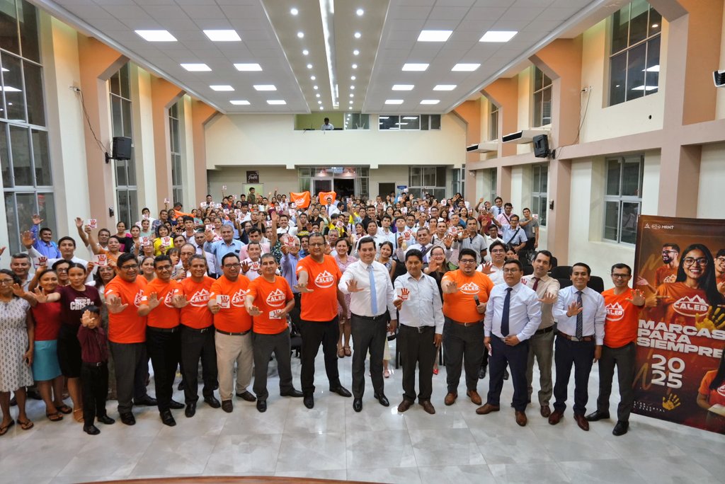 🖐 ¡Así cerramos el Encuentro Líderes de Evangelismo! 📸🔥
Una hermandad decidida a dejar #MarcasParaSiempre, unida por la misión y encendida por el Espíritu Santo. 🙏

#CALEB2025 #MiNOP