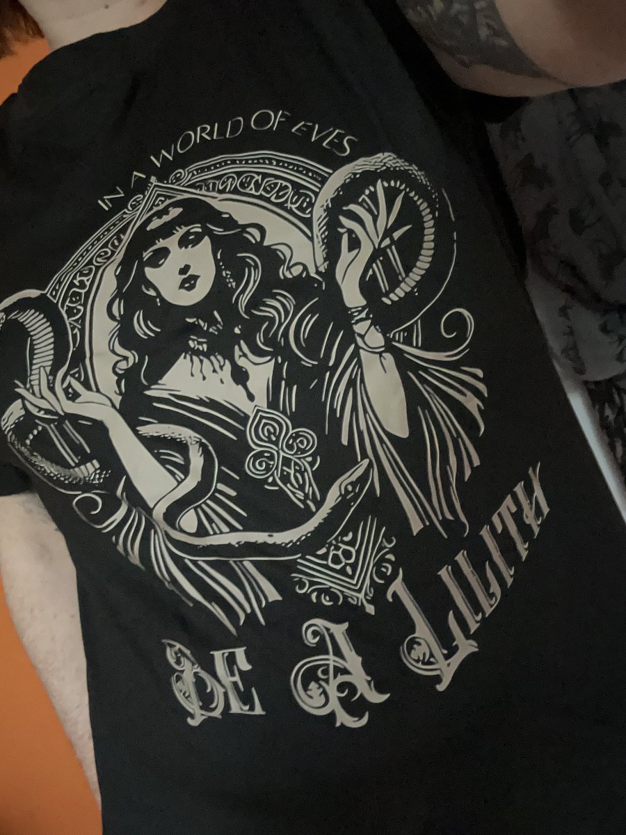 littleleah78's tweet photo. New shirt(s) alert … and a ROTLD button.
🖤⚰️🦇☠️
#BeALilith
#AndAMonsterLover
#FuckItBeAPrincessOfPowerToo
#ThisIsAWayOfLife https://t.co/irOwdiyUHy
