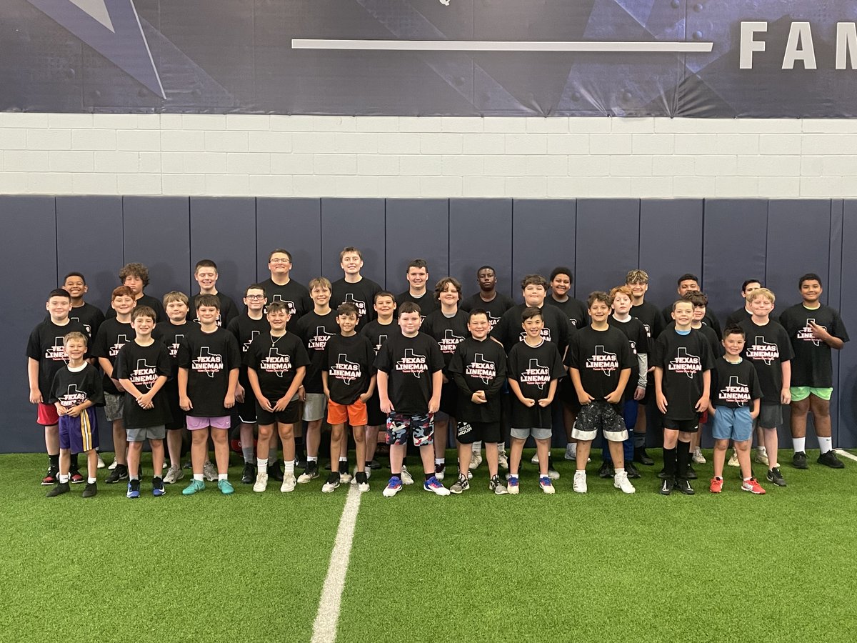 TexasLineCamp's tweet image. Last Day.... BEST Day!!!

Thank You to the Young Bulls who worked so hard this week at @TexasLineCamp - DFW.  We are so thankful to have been allowed to coach them this year.  We are very proud of their improvement!

Also, A Special Thank You to the Parents who brought them.