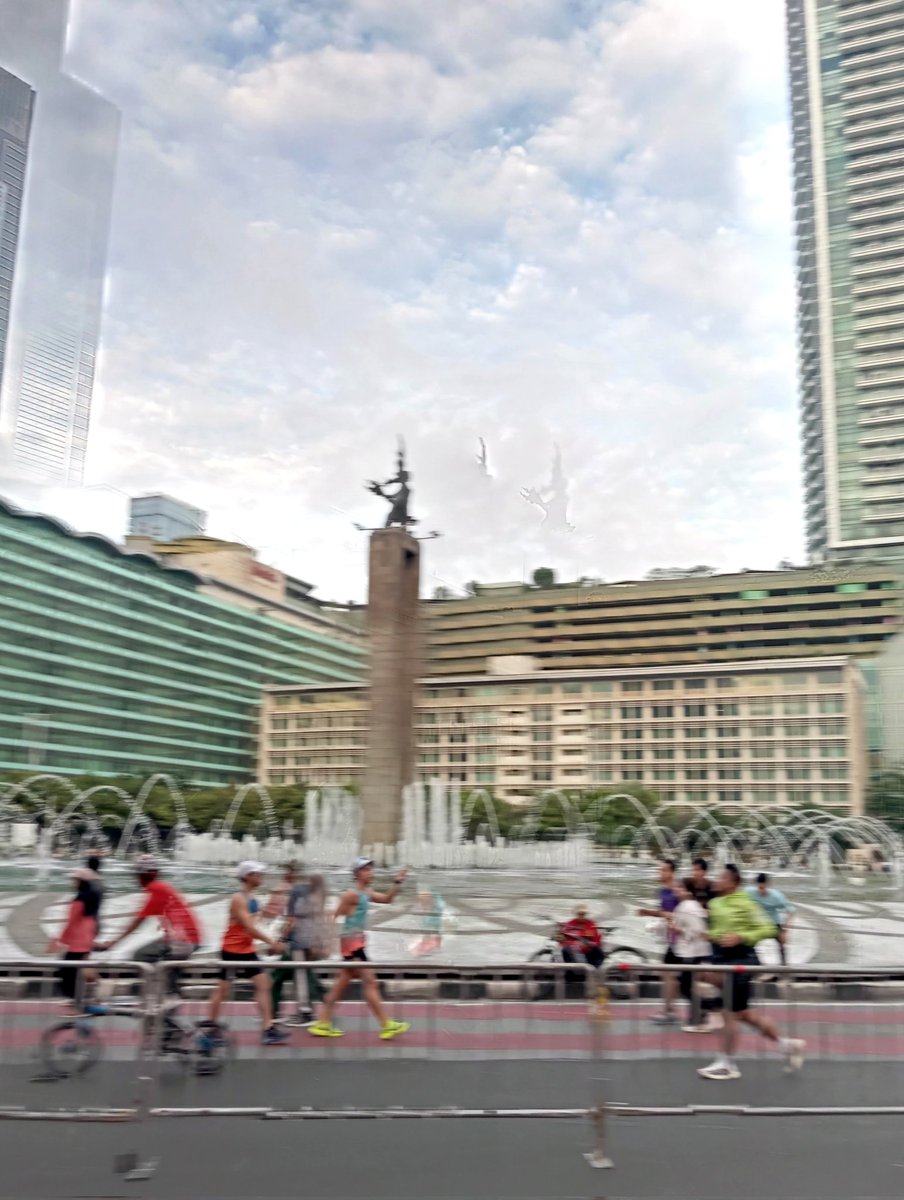 Snake_Terbang's tweet photo. 🏃‍♂️🕶 https://t.co/xC6YccUjlE