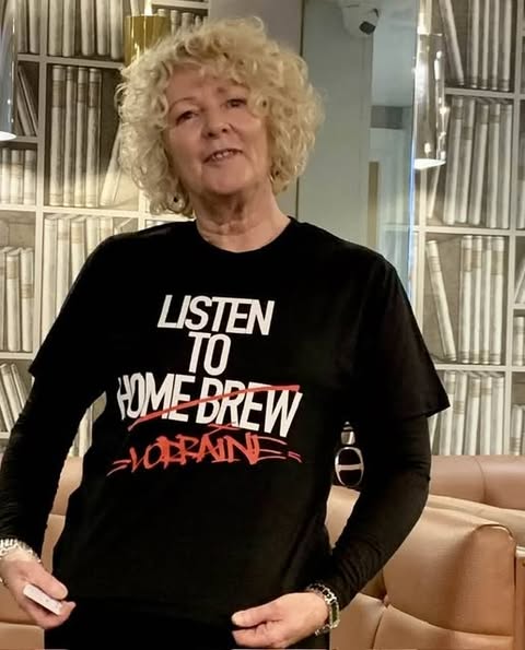 We are deeply saddened by the death yesterday of Lorraine Barry, after a short illness. She brought a unique professionalism and care to managing New Zealand artists. She worked with Sir Dave Dobbyn for 20 years, and also managed... audioculture.co.nz/articles/Five-…