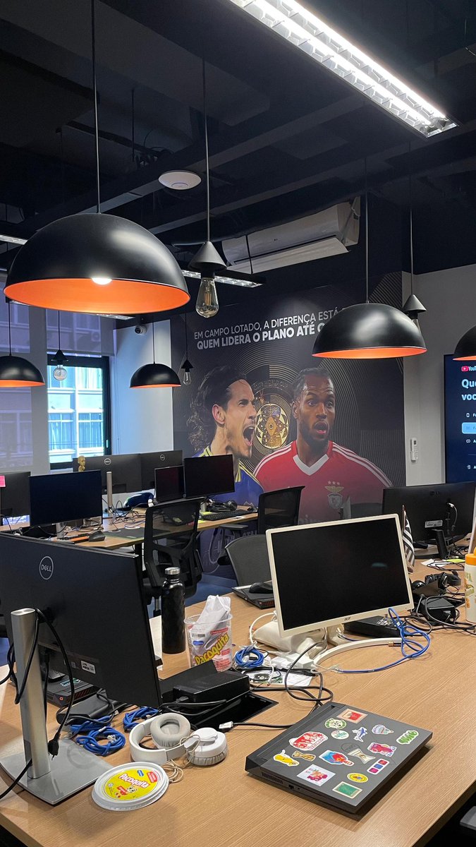 jhuliadutton's tweet photo. "Seus pés irão pisar onde seus sonhos já caminharam em silêncio!" ✨

Começando a cobertura da Copa do Mundo de Clubes da FIFA 2025 para a CazéTV. VAMO! 🌍💫 https://t.co/UFLeCZRMas