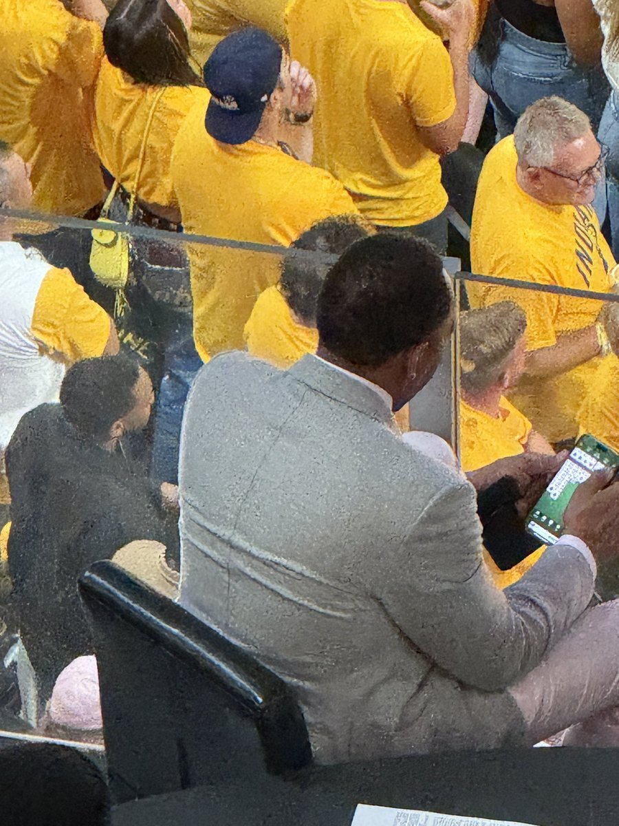 Kanesburner's tweet image. Every NBA player that he hates on can just call him Solitaire A. Smith and shut him down forever lol