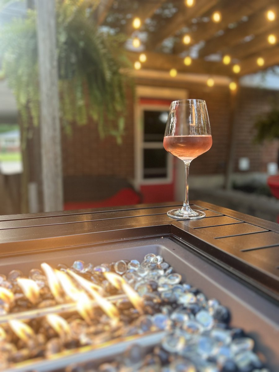 Because today (and let’s face it, most days at my house) is National Rosé Wine Day! 💕