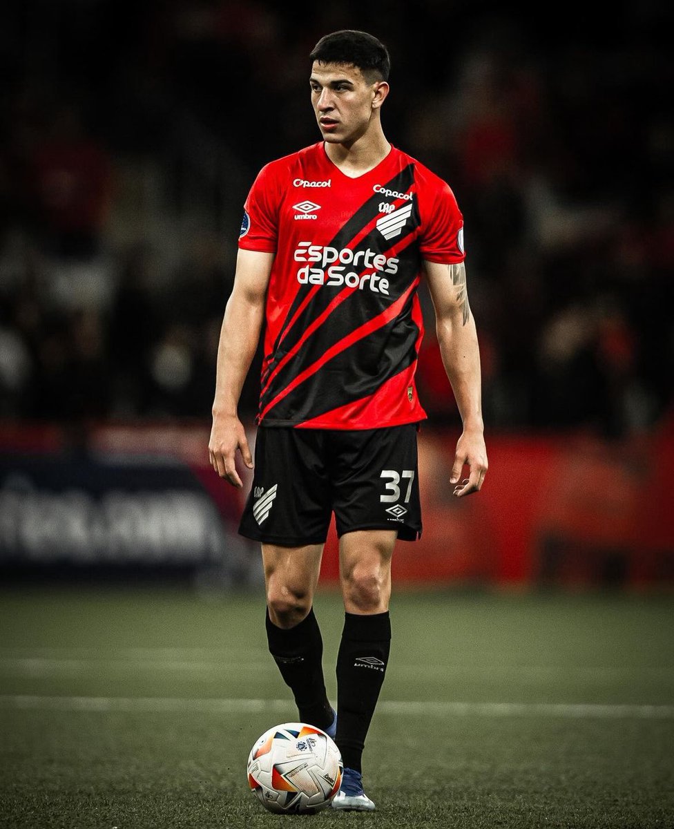 ⚔️⛔️ Lucas Esquivel vs Remo:

➜ Asistencia
➜ 1º en toques [94]
➜ 1º en intercepciones [3]
➜ 1º en chances creadas [3]
➜ 1º en pases precisos [52/62]
➜ 1º en pases al último tercio [17]
➜ 1º en gambetas completadas [3/3]
➜ Ganó TODOS sus duelos [6/6]
➜ NO FUE GAMBETEADO