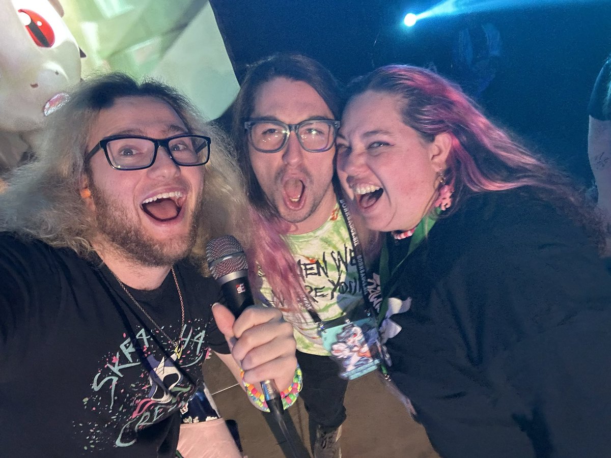 I HAVE TO TELL YOU ALL ABOUT EVERFREE ENCORE! 

Seriously JUST GO TO IT! 

It’s one of the best pony events I’ve ever been to. It’s a music festival that takes place on a farm in Germany. 

I felt so welcomed, despite not knowing a lick of German! I hope I can go again!