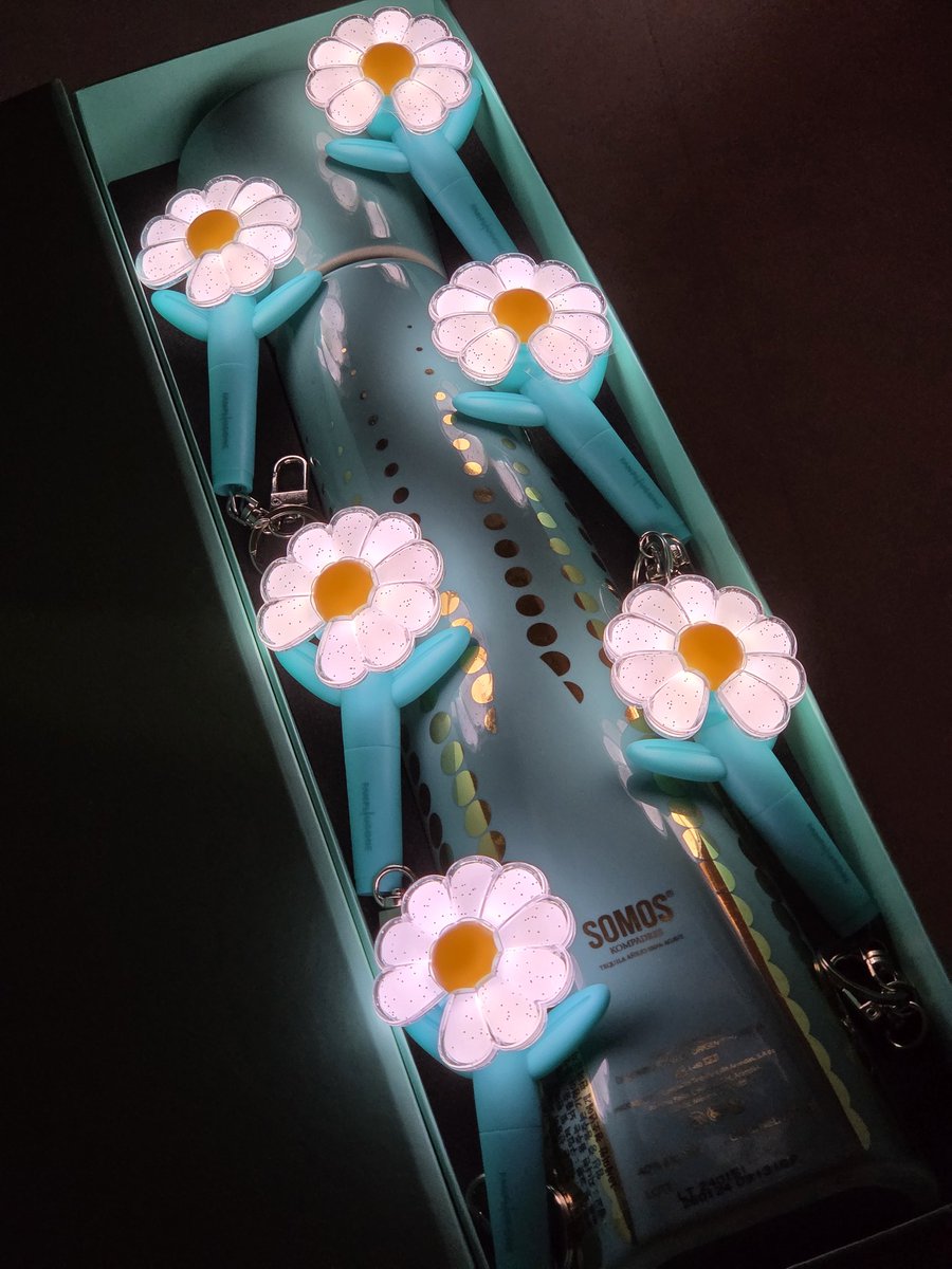 G-Dragon SOMOS Tequila is coming 💚🌼