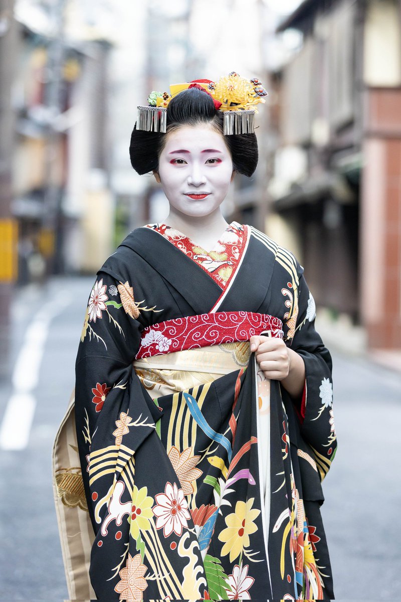 舞妓ページ 祇園甲部 舞妓 小桜さん