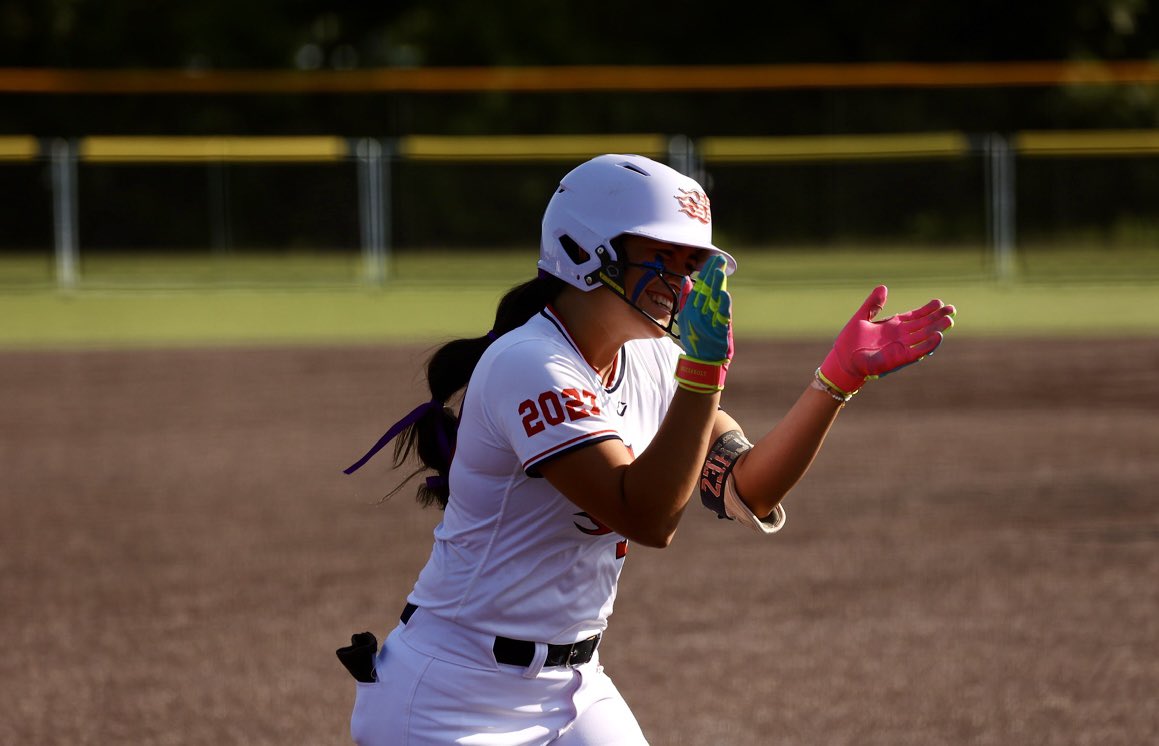 aliyanas08's tweet image. First at bat of the day and added my first summer 💣 with 3 RBIs and 2 stolen bases! It was a good team day adding 2 wins! @BlazeUnited16u_ @C_robertson10 @405Hitting @TopPreps @MaxPreps @playsbigger
Next game 10am tomorrow!! #letsgo #notdone