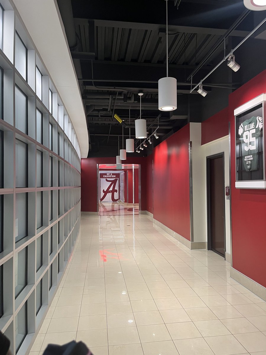 iamCalebrob's tweet image. Thank you Coach @JaxWarshawUA for the invite and hospitality! @CoachMorrell3 I gotcha Coach 🫡 #SWEETHOMEALABAMA 🙏🏾 #rolltide #Goddid