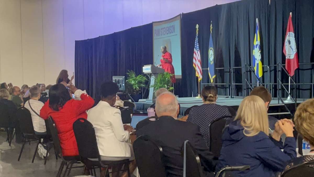 ColPamStevenson's tweet image. I was honored to speak to the delegates at the Kentucky Democratic Party State Convention today in Owensboro. Thanks, @kydems, what a great way to spend a Saturday! #stevensonforsenate